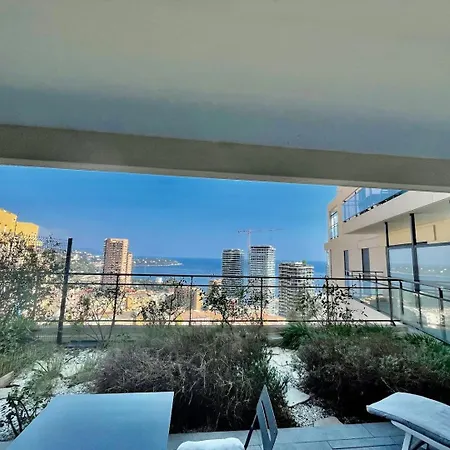 New With Infinite Pool Monaco Prázdninový dům