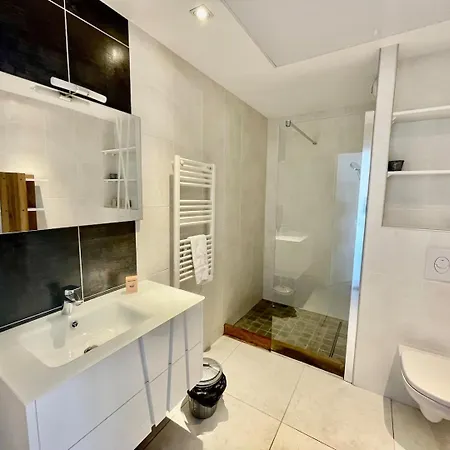 New With Infinite Pool Monaco Hébergement de vacances *
